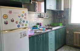 Apartament de 3 camere, 70 mp, decomandat, zona Parang