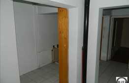 De vanzare 3 camere, 65 mp plus 14 mp balcon, in zona Kaufland, etaj intermediar