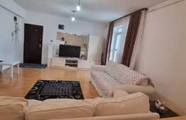 Apartament de 3 camere, 76mp, curte de 45mp, zona Colina