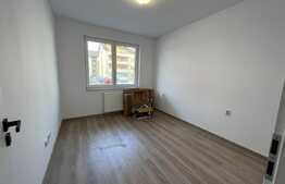 Apartament 2 camere, 43 mp, nemobilat, parcare, zona Eroilor 