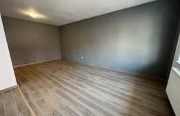 Apartament 2 camere, 43 mp, nemobilat, parcare, zona Eroilor 