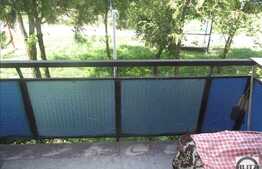 Vanzare apartament 3 camere, 52 mp, boxa subsol, zona Petrom