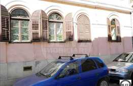 Vanzare apartament cu 1 camera, 64 mp utili, decomandat, zona Piata Muzeului!