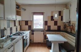 Apartament 3 camere decomandat,Tractorul, 2 bai, etaj 1