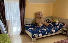 Casa de vanzare, cu 6 camere, 210 mp, zona Chinteni