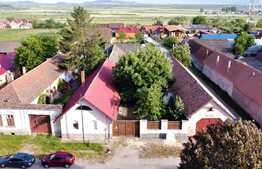 Teren 2012mp cu casa, Feldioara, zona Centrala