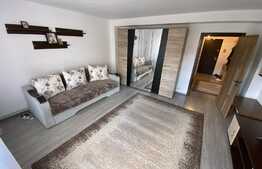 Apartament de 3 camere, 77 mp, decomandat, zona Noua 