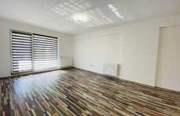 Spatiu de birou, 56 mp, garaj, zona Traian