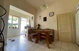 Casa individuala, 220 mp, 6 camere, in Piata Muzeului