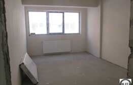 Apartament semifinisat cu 3 camere, 60 mp utili, zona Porii! Loc de parcare!