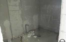 Apartament semifinisat cu 3 camere, 60 mp utili, zona Porii! Loc de parcare!