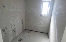 Apartament 3 camere, 77 mp, decomandat, CF, zona Subcetate