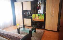 Garsonieră decomandată, 30 mp, etaj intermediar, zona Astra