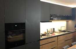 Apartament de 3 camere, 88 mp, semidecomandat, zona Predeal