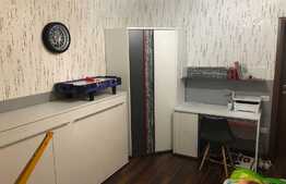 Apartament de 3 camere, 88 mp, semidecomandat, zona Predeal