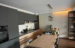 Apartament de 3 camere, 88 mp, semidecomandat, zona Predeal