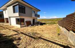 Casa in ansamblu privat cu priveliste, 182 mp construiti si teren de 465 mp in Dezmir !