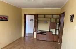 Apartament de 3 camere, decomandat, zona Calea Bucuresti 
