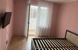 Apartament de 3 camere, decomandat, zona Calea Bucuresti 