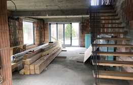 Casa 4 camere, 250 mp, zona Rasnov