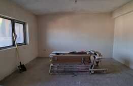 Apartament 3 camere, 81 mp, semifinisat, Parcare 