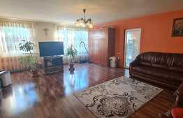 Casa individuala de 295 mp utili si 400 mp de teren in Luna de Sus