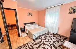 Casa de vanzare cu 6 dormitoare, parter open space, in zona Plaiul Foii, Zarnesti, suprafata utila 270mp, priveliste superba munte Piatra Craiului, teren generos cu brazi, acces la raul Barsa