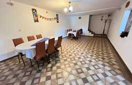 Casa individuala tip pensiune, 6 camere, in Vulcan