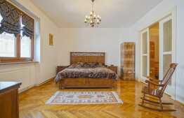 Apartament de 3 camere, 130 mp, Centrul Istoric