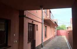 Oportunitate! Casa cu 6 camere, 230 mp, 389 mp teren, zona Farmec