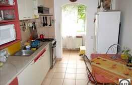 Vanzare apartament 2 camere, 50 mp plus 3 balcoane inchise. Zona Godeanu