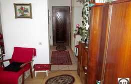 Vanzare apartament 2 camere, 50 mp plus 3 balcoane inchise. Zona Godeanu