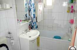 Vanzare apartament 2 camere, 50 mp plus 3 balcoane inchise. Zona Godeanu