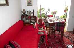 Vanzare apartament 2 camere, 50 mp plus 3 balcoane inchise. Zona Godeanu