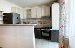 Apartament 3 camere, 80mp, parcare, zona Vivo 