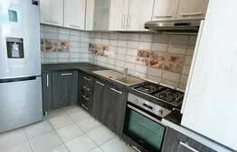 Apartament 3 camere, 80mp, parcare, zona Vivo 