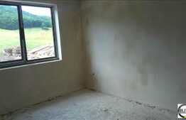 Vanzare 3 camere, 69 mp plus pod, 2 balcoane de 30 mp, zona Tauti! Semifinisat!