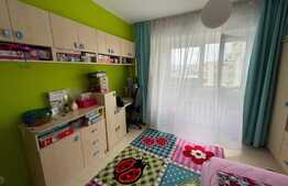 Apartament de 4 camere, decomandat, 90 mp, 2 parcari, zona Lidl