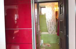 Apartament 3 camere, decomandat, 64 mp, garaj, balcon, zona strazii Rasinari