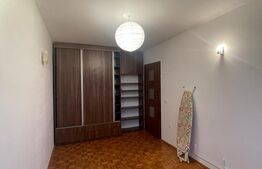 Apartament 3 camere, decomandat, 64 mp, garaj, balcon, zona strazii Rasinari