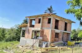 Teren de 750 mp si casa individuala la rosu, 170 mp utili, situat in Feleacu