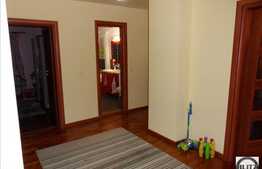 3 camere de vanzare, 94 mp, zona Romul Ladea, garaj subteran si terasa 17 mp