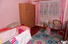 3 camere de vanzare, 94 mp, zona Romul Ladea, garaj subteran si terasa 17 mp