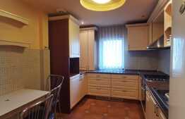 3 camere, decomandat, 80 mp, zona strazii Tasnad