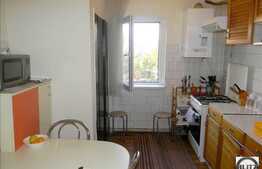 77 mp 4 camere decomandate, zona Hotel Golden Tulip, Zorilor. Boxa inclusa!