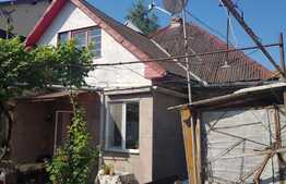 Teren intravilan 300 mp, cu casa demolabila zona Hermes Gheorgheni 