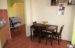 Apartament de vanzare, 2 camere decomandate, 53 mp. Etaj intermediar!