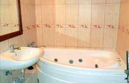 3 camere, 70 mp, decomandat, zona strazii Meteor