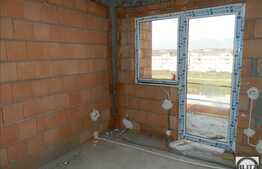 Apartament semifinisat, 80 mp, 3 camere, cu scara interioara!