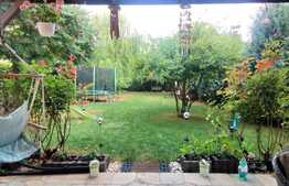 Casa 6 camere, 250 mp, teren 912 mp, in Andrei Muresanu